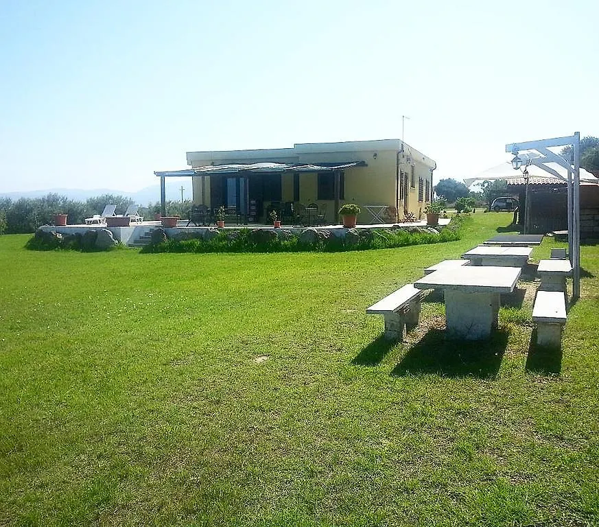 Villa Paola Valledoria  Bed & Breakfast Valledoria (Sardinia)